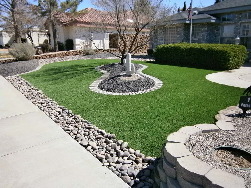 The Ultimate Guide on How to Maintain Artificial Grass for Longevity and Appeal