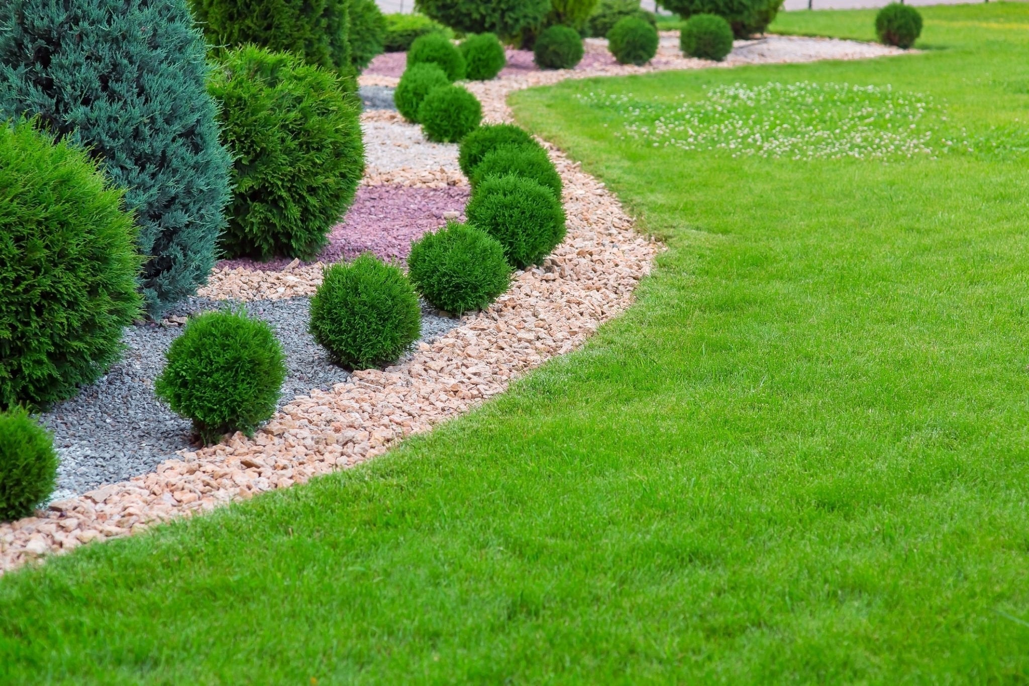 Is artificial turf slippery when wet? - Pet Grows